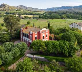 Servicio Profesional Multimedia para hoteles . Vista aérea jardines y Hotel Can Garay.