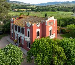 Servicio Profesional Multimedia para hoteles . Vista exterior lateral y jardines, hotel Can Garay.